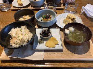 KeFUの朝ご飯からスタート