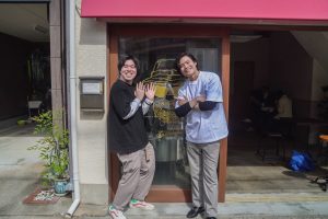 ラフTを着て来店！
